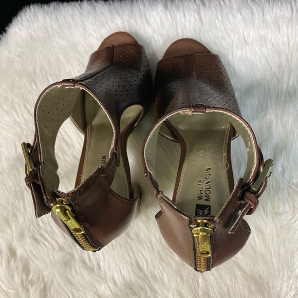 WHITE MOUNTAIN brown shoes.Perfect for fall!! - Picture 8 of 13